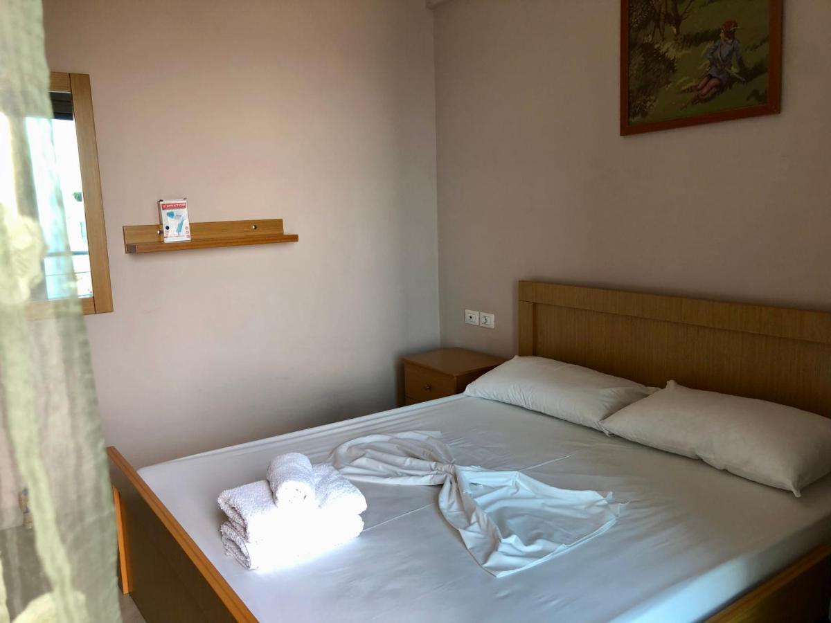 Lorenso Guest House Sarande Exterior photo