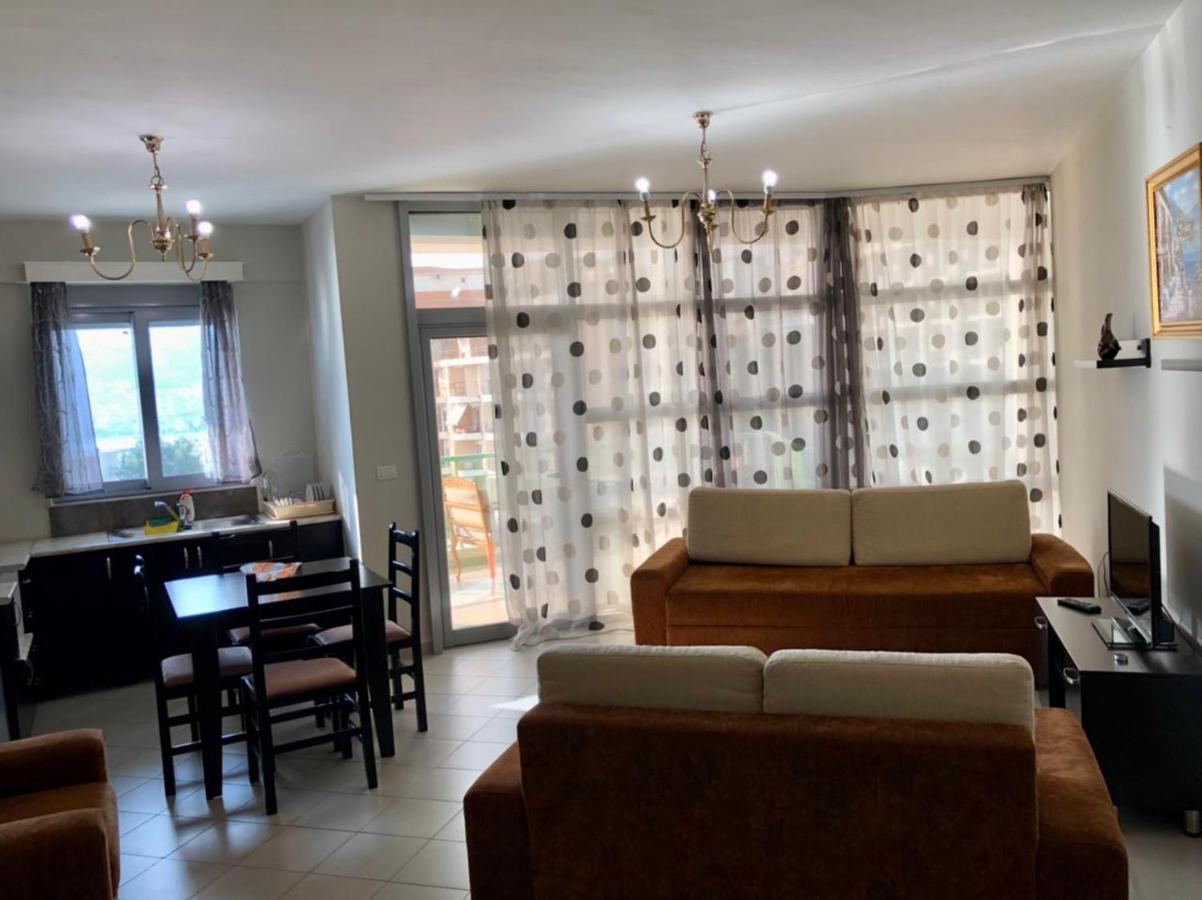 Lorenso Guest House Sarande Exterior photo