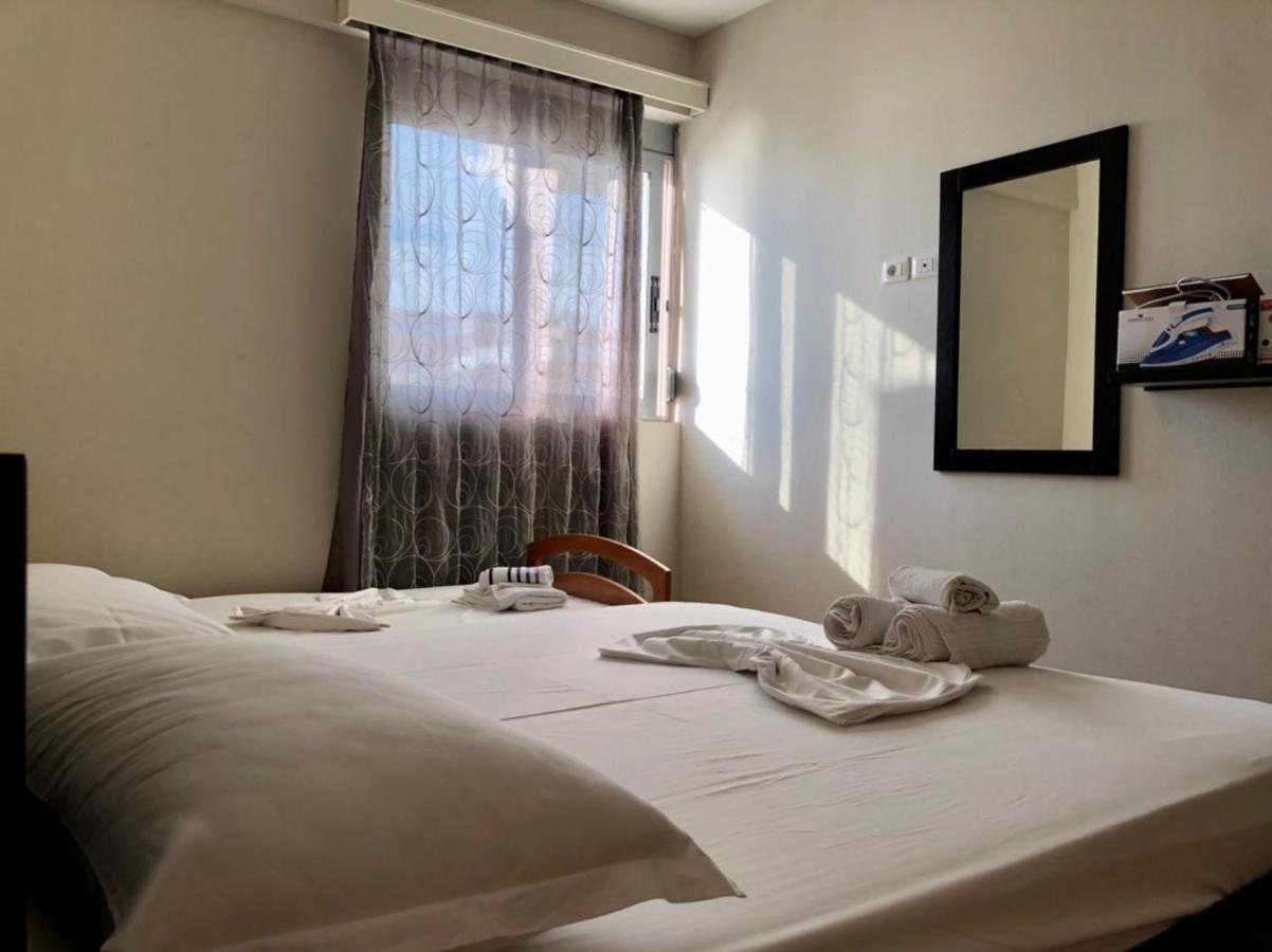 Lorenso Guest House Sarande Exterior photo