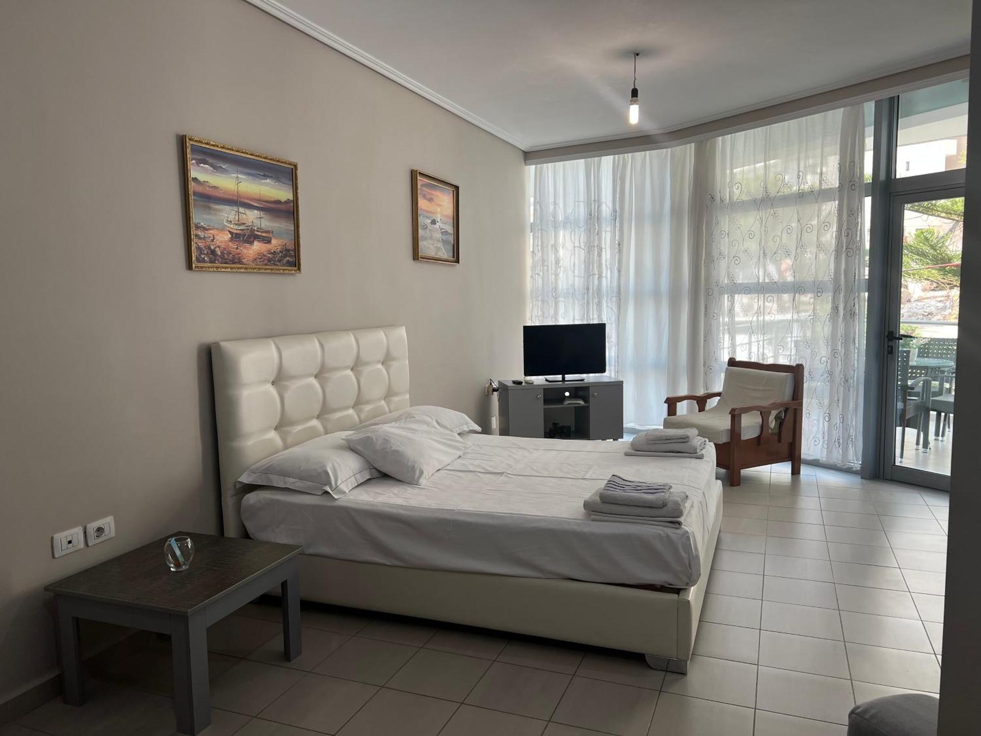 Lorenso Guest House Sarande Exterior photo